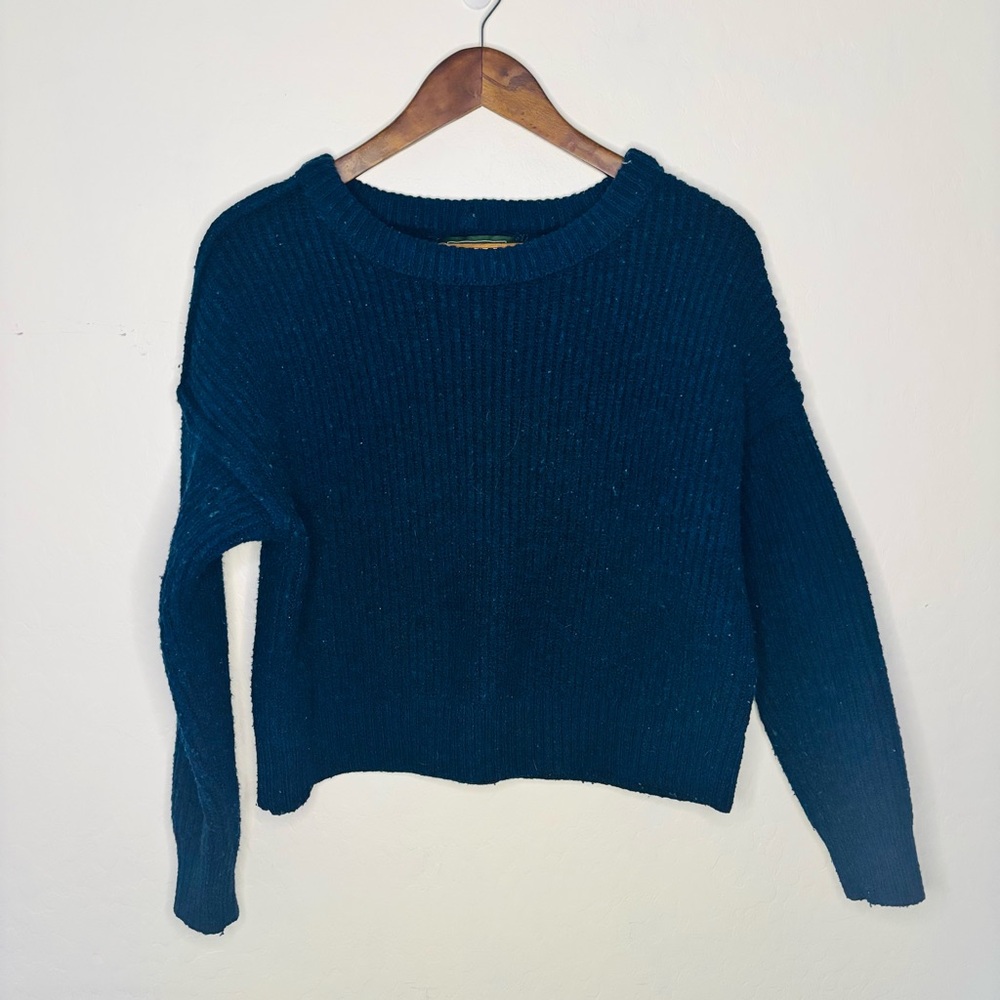 American Eagle Women’s Chunky Ribbed Knit Sweater – Size Medium Dark Blue‎